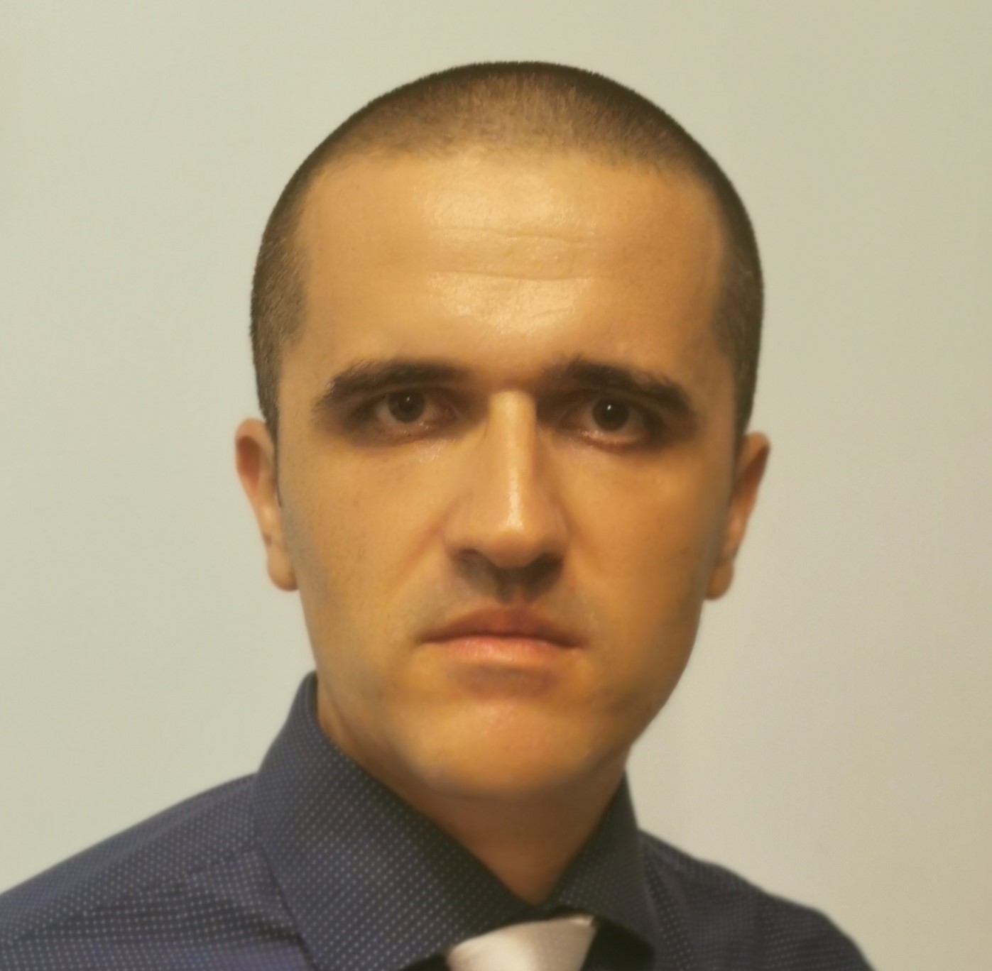 Adrian Mareș, CFA