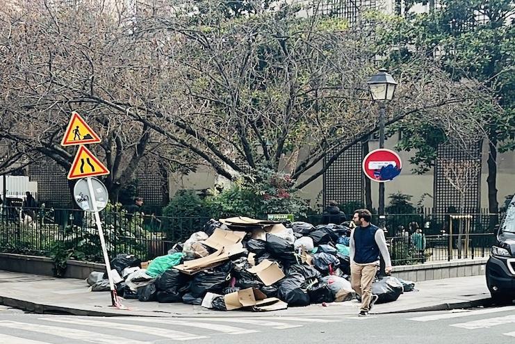 gunoaie proteste Paris