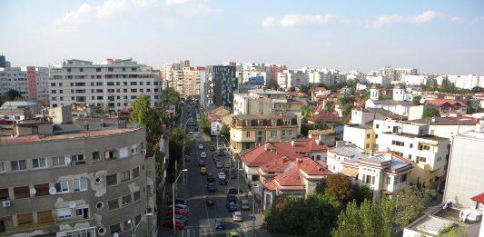 câți români dețin casa în care locuiesc